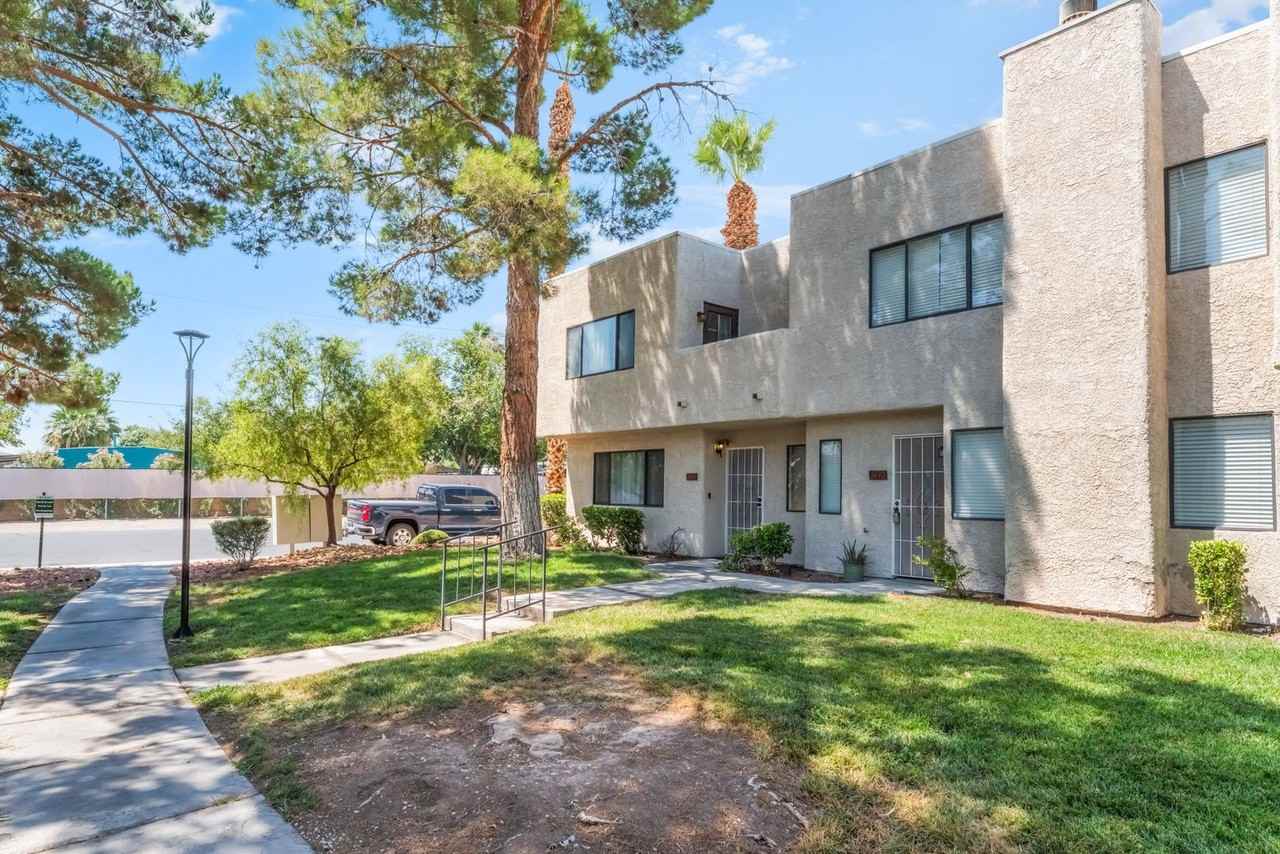 2692 Matogroso Ln - Photo 2 of 25