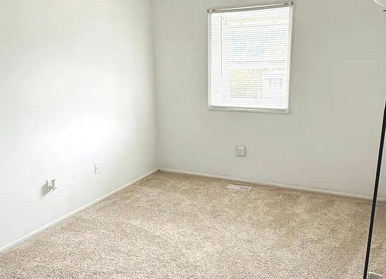 1074 Fox Run - Photo 4 of 23