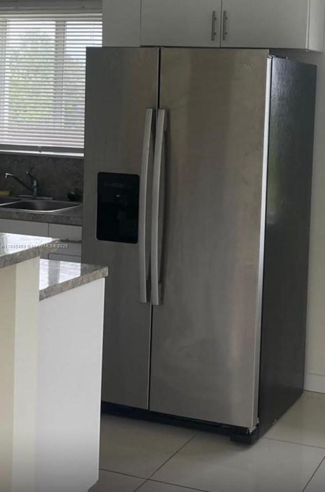 2121 Nw 72nd St - Photo 3 of 12