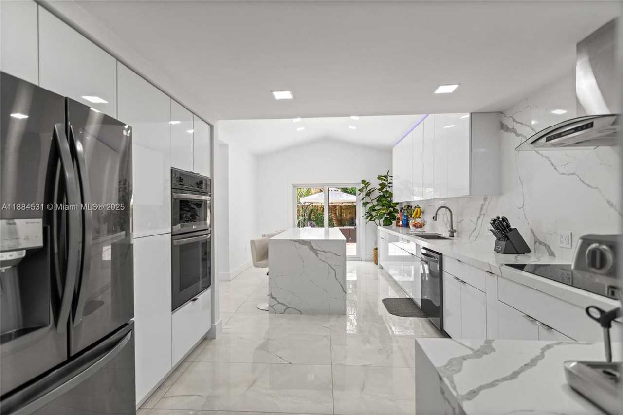 8740 Nw 153rd Ter - Photo 3 of 24