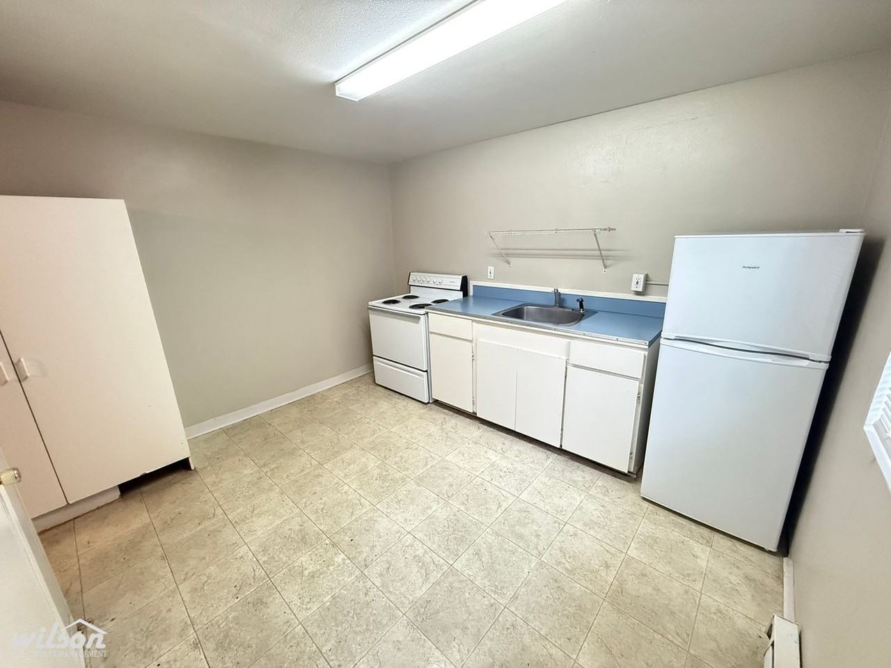 1501 W Yakima Ave - Photo 5 of 21