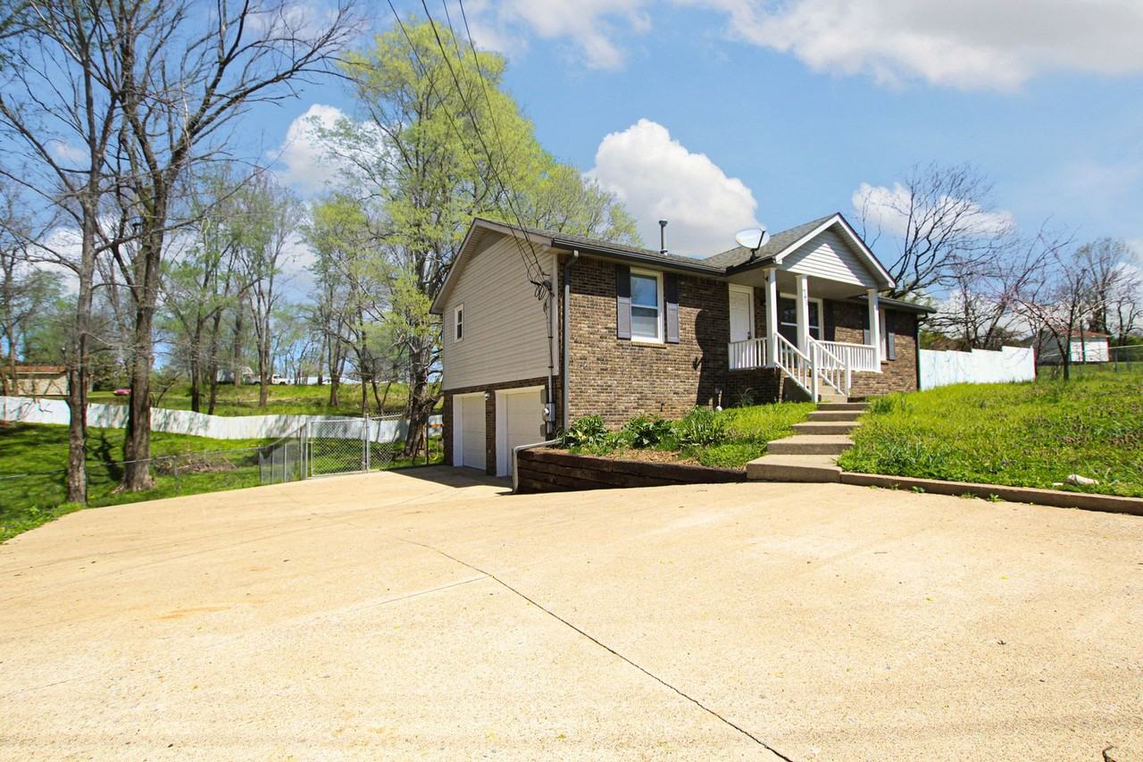 763 Leigh Ann Dr - Photo 2 of 18