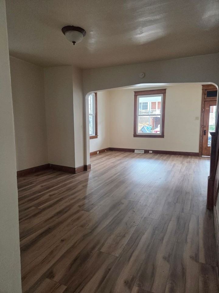 320 Atlantic Ave - Photo 5 of 11