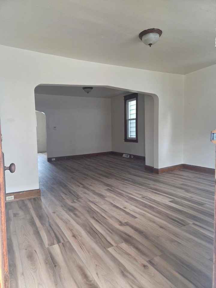 320 Atlantic Ave - Photo 6 of 11