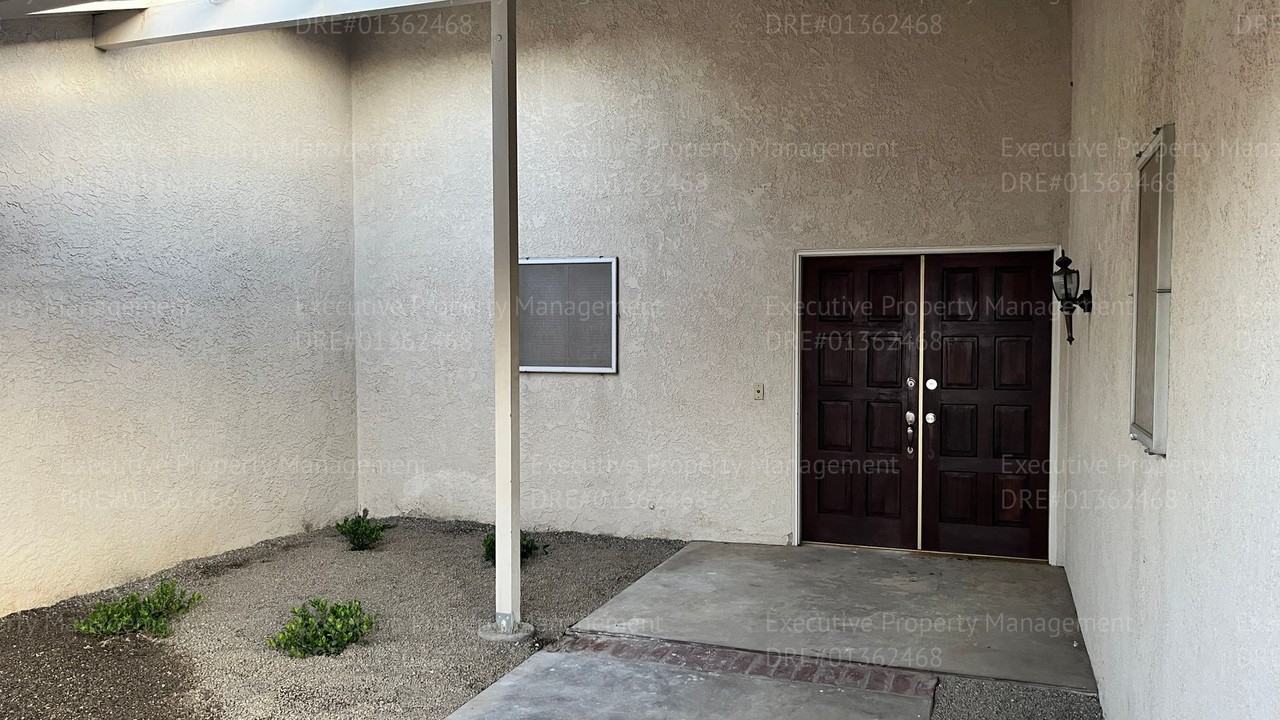 4405 Charter Oaks Ave - Photo 5 of 45