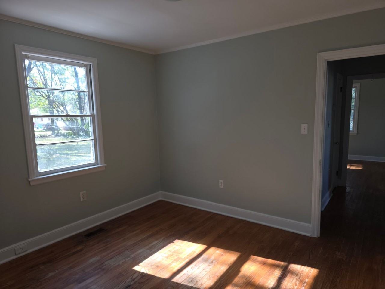 1069 Chestnut St - Photo 5 of 8