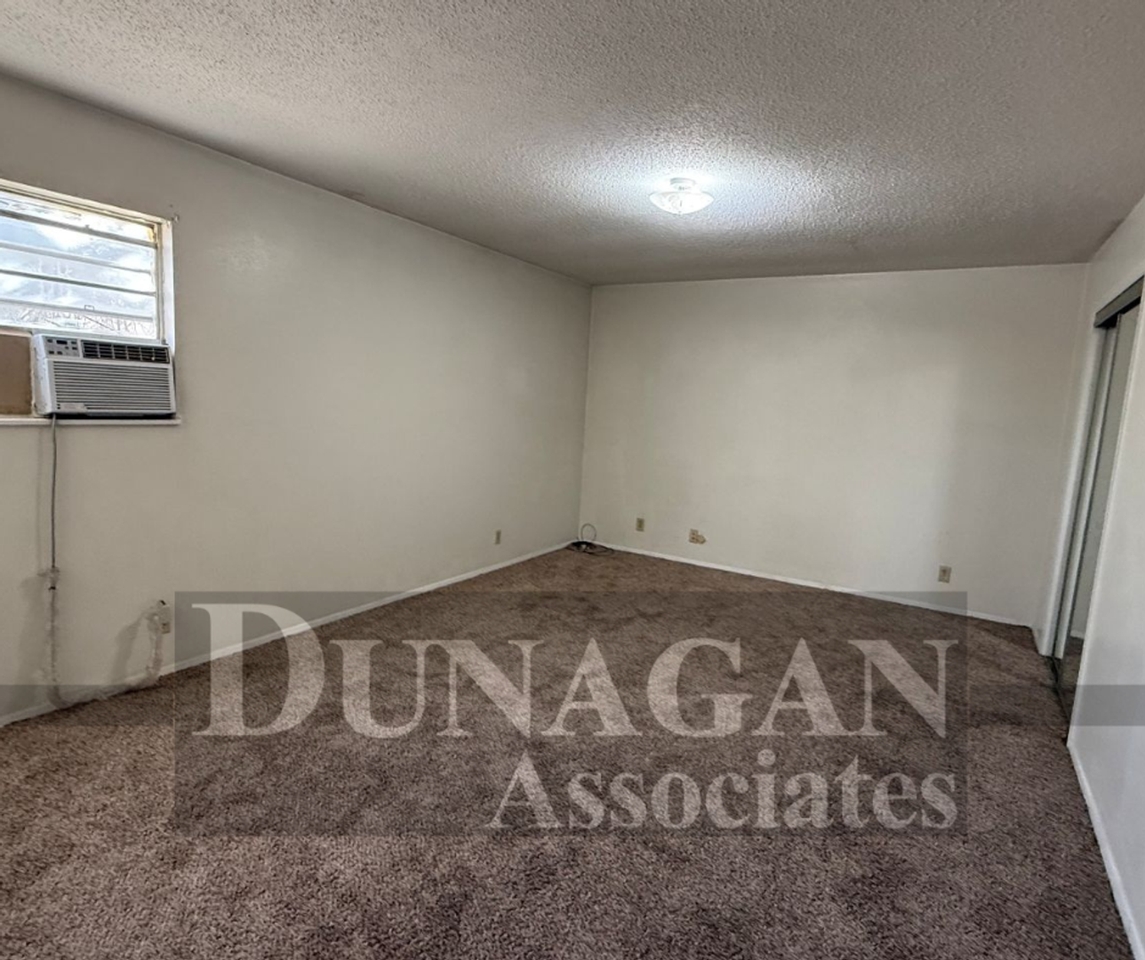 201 N Mesquite St #2 - Photo 5 of 6