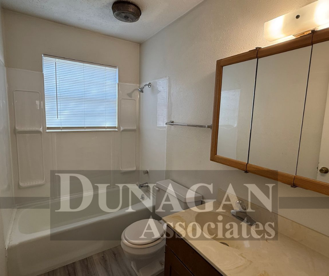 201 N Mesquite St #2 - Photo 6 of 6