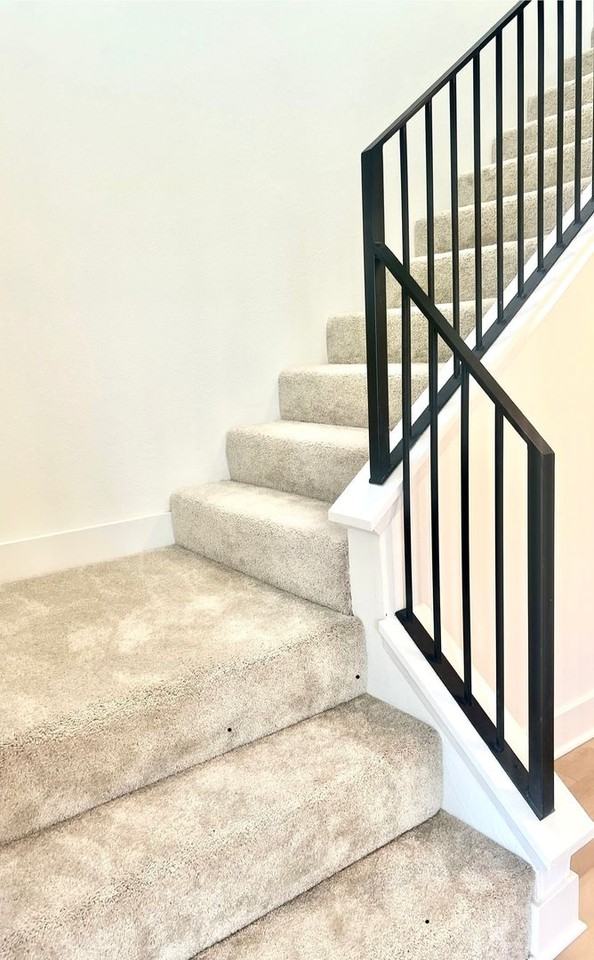 202 18th St - Photo 4 of 37