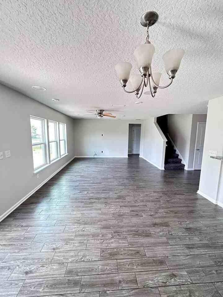 102 Bluejack Ln - Photo 6 of 37