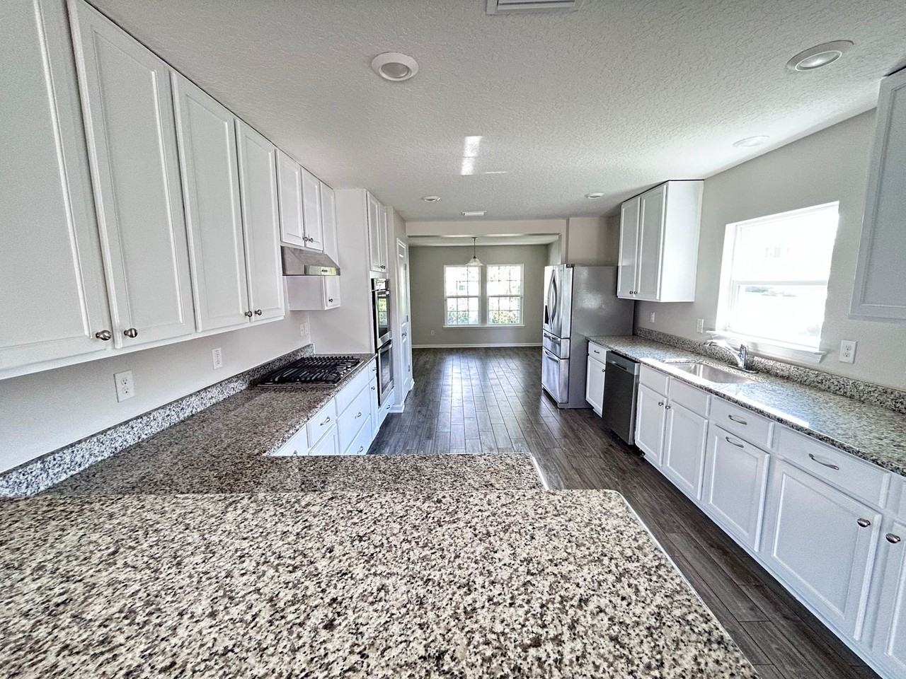 102 Bluejack Ln - Photo 7 of 37