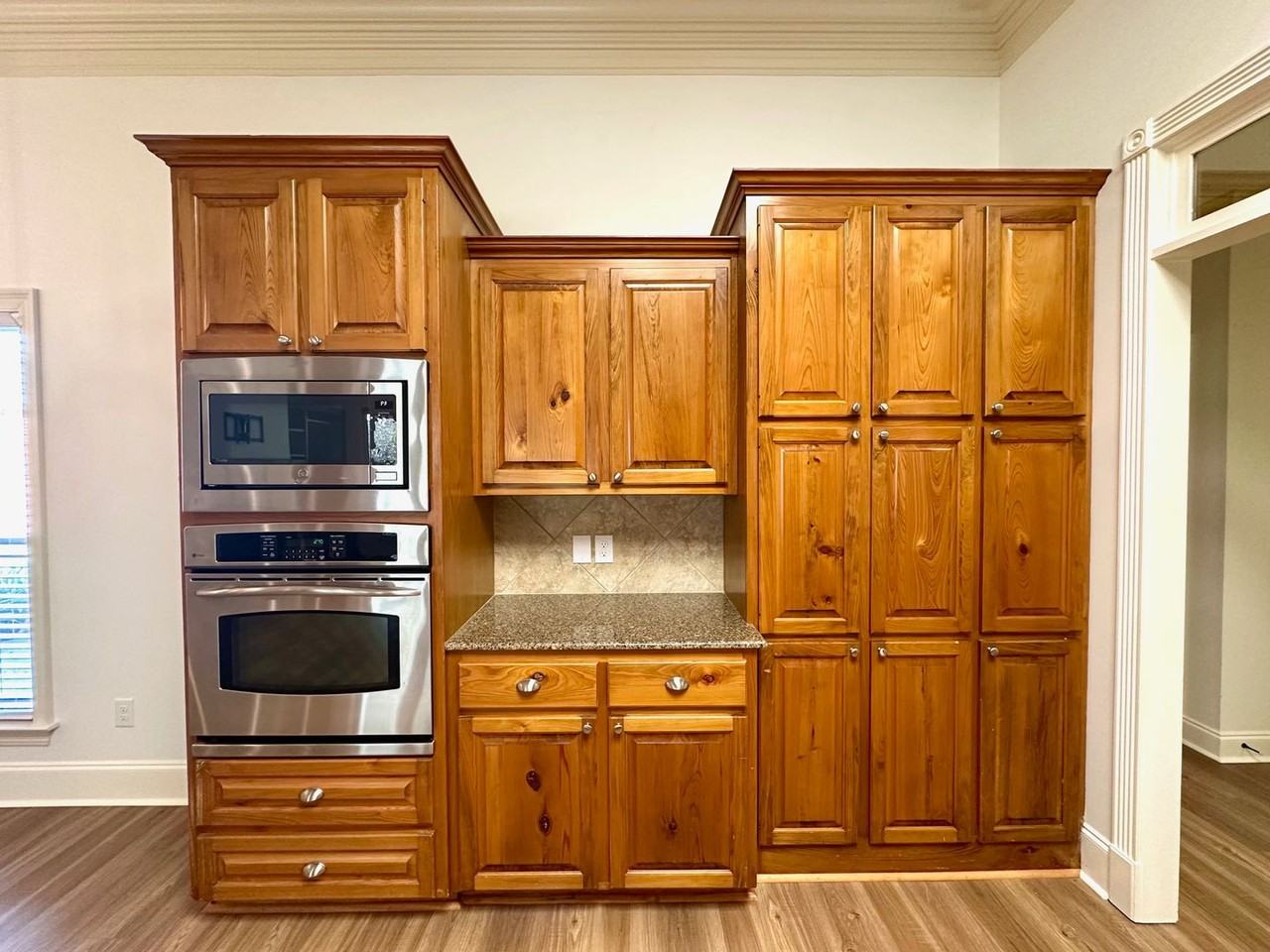 10723 Hillbrook Ave - Photo 3 of 23