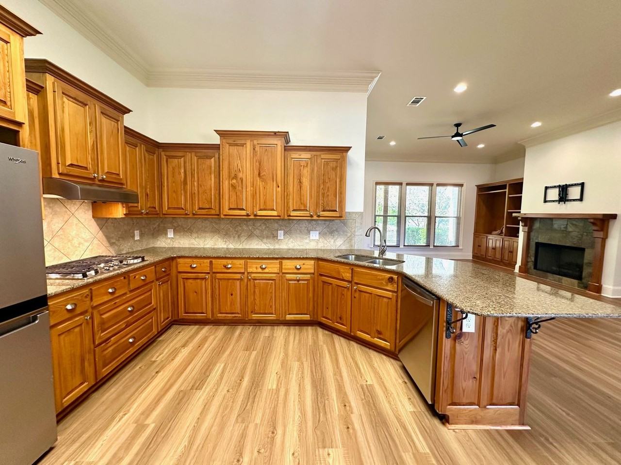 10723 Hillbrook Ave - Photo 4 of 23