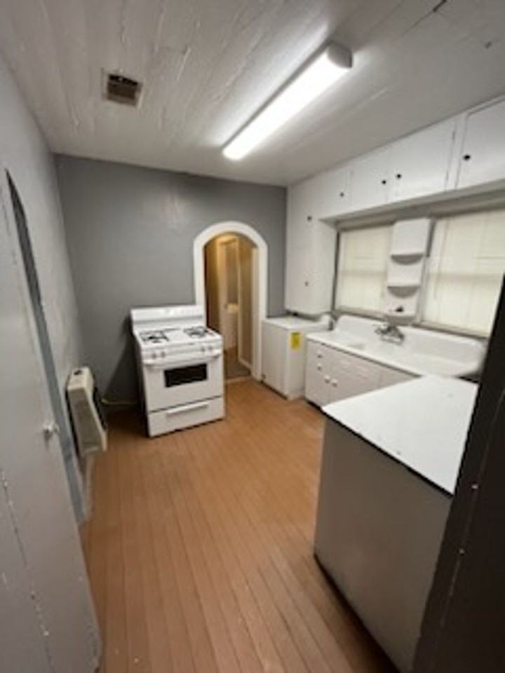 19 Evelyn Ln - Photo 3 of 12