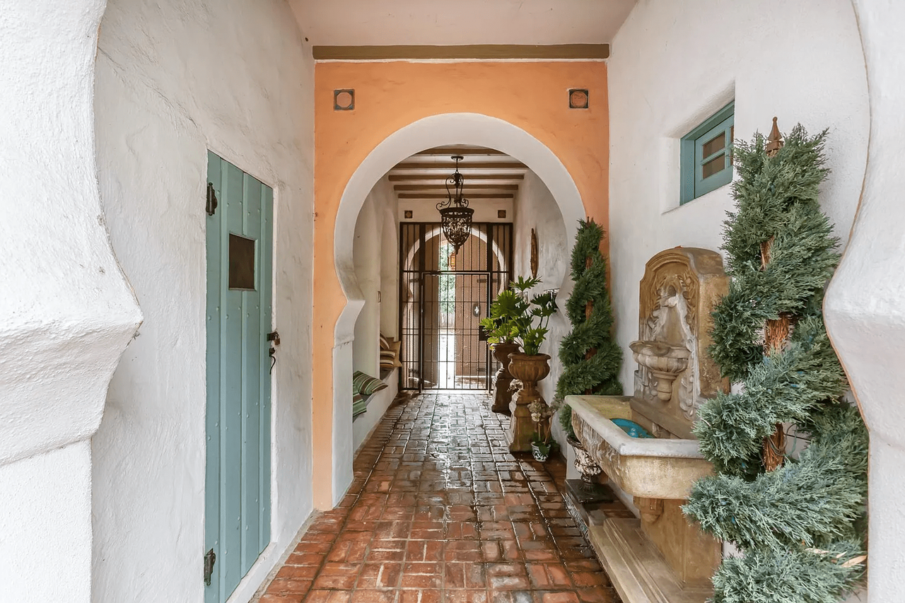 8225 Fountain Ave (Patio Del Moro) - Photo 4 of 7