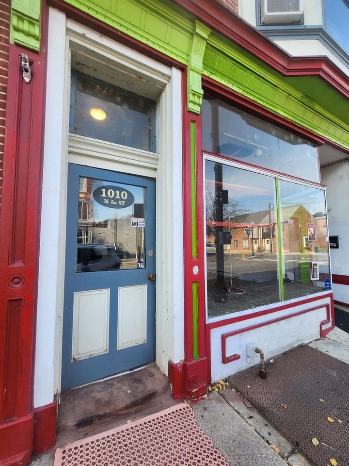 1010 N 3rd St - Photo 3 of 8