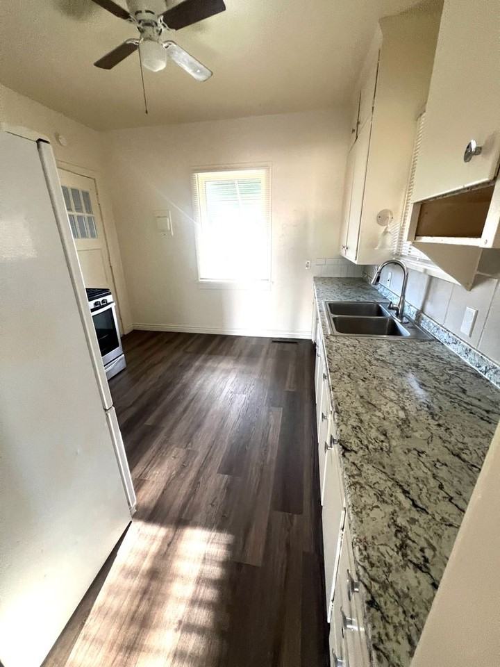 511 N Harrison Ave - Photo 3 of 10