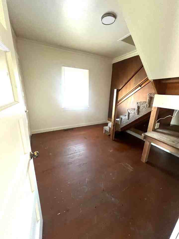 511 N Harrison Ave - Photo 6 of 10