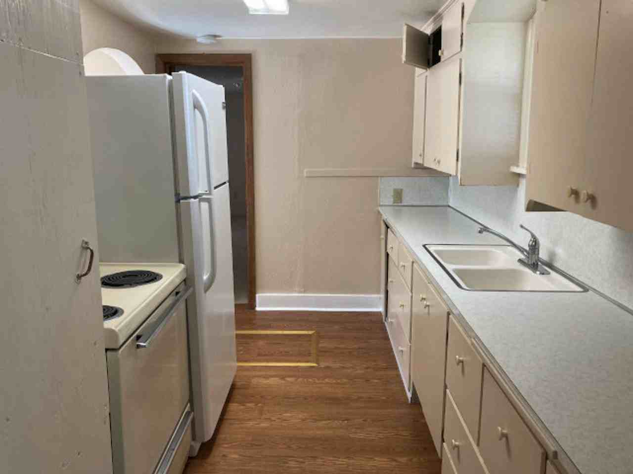 1360 W Wabash Ave - Photo 6 of 13