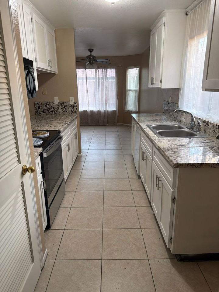 2127 Park View Dr - Photo 5 of 22