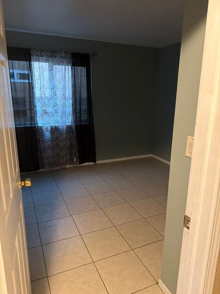 2127 Park View Dr - Photo 6 of 22