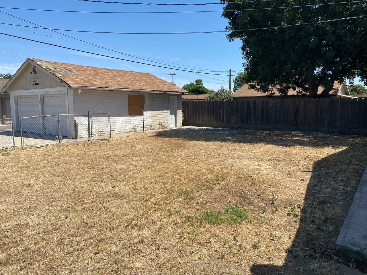 2056 Richard Way - Photo 2 of 14