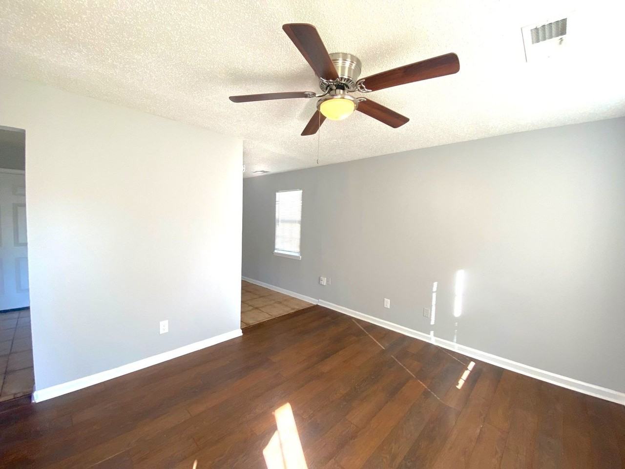 896 Leacrest Avenue - Photo 6 of 11