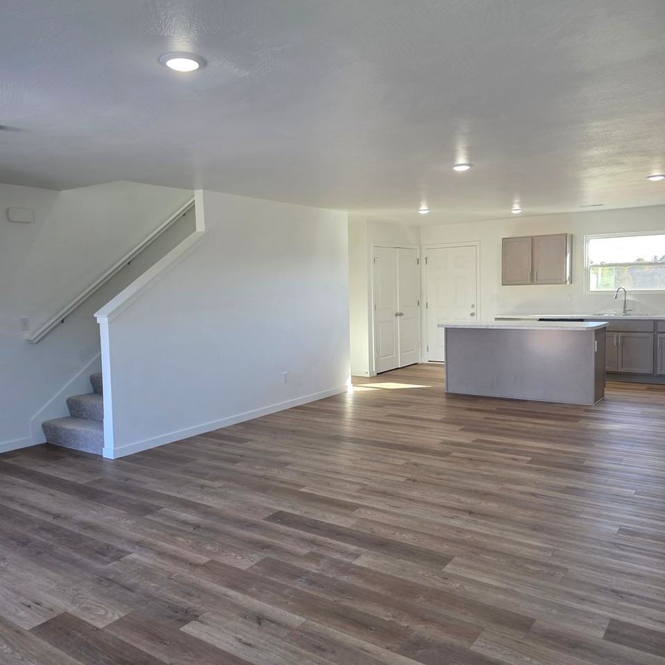 5170 W Sunstruck St - Photo 5 of 28