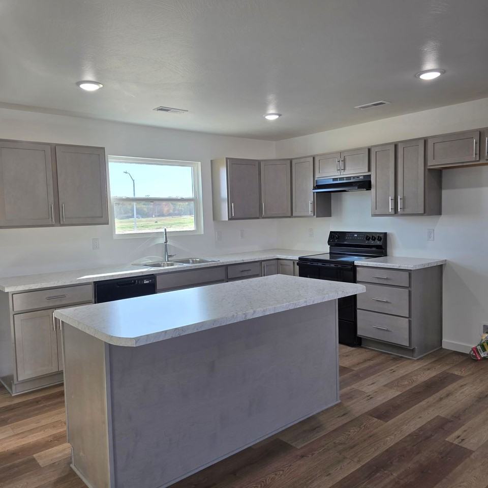 5170 W Sunstruck St - Photo 6 of 28