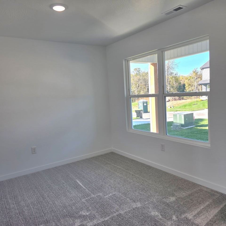 5134 W Sunstruck St - Photo 4 of 28