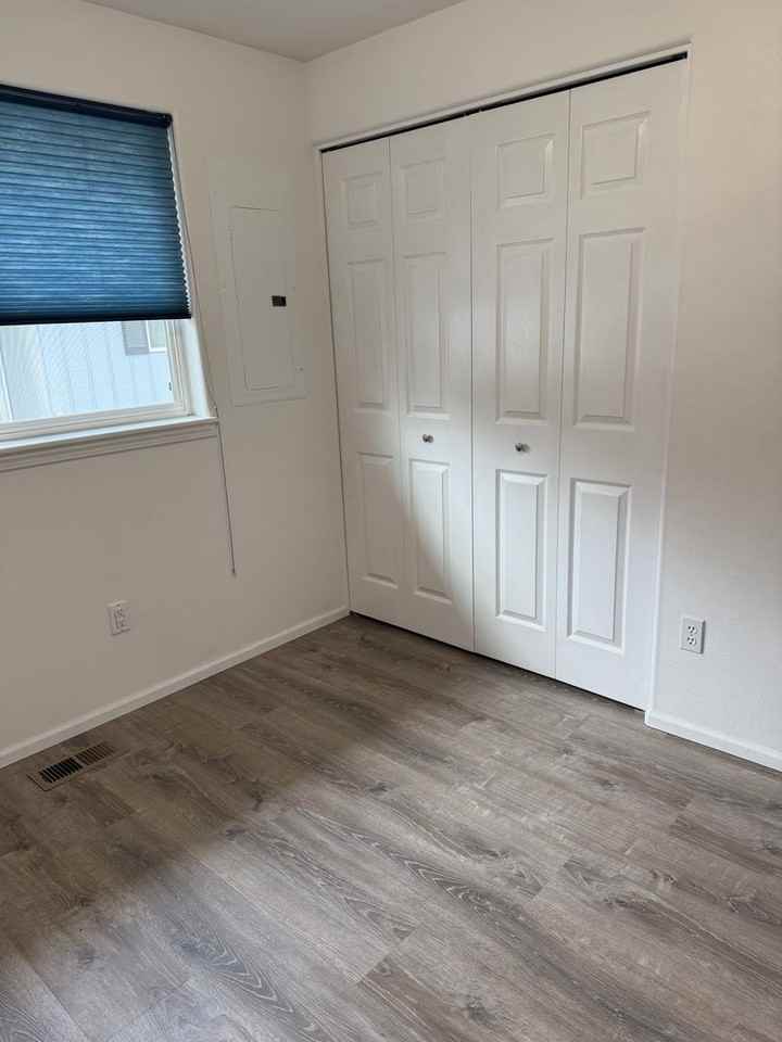 990 W L St - Photo 7 of 12