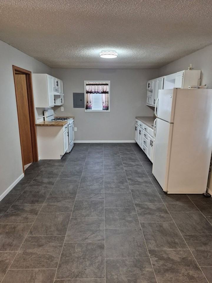 27886 Highway 5 - Photo 3 of 10