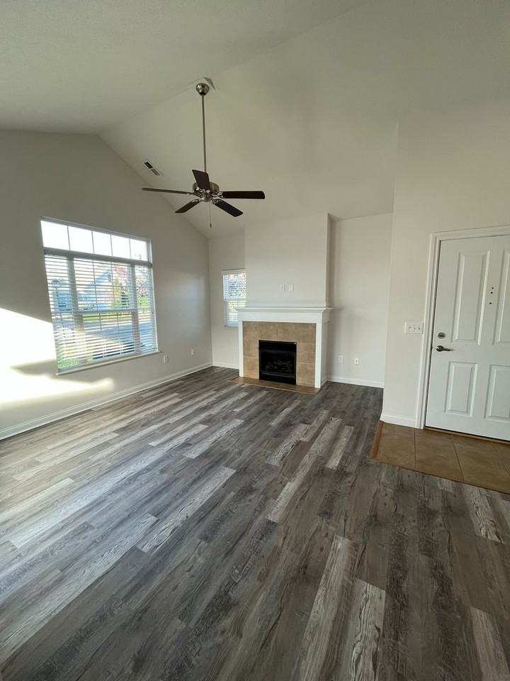 6897 Rothwell St - Photo 3 of 33