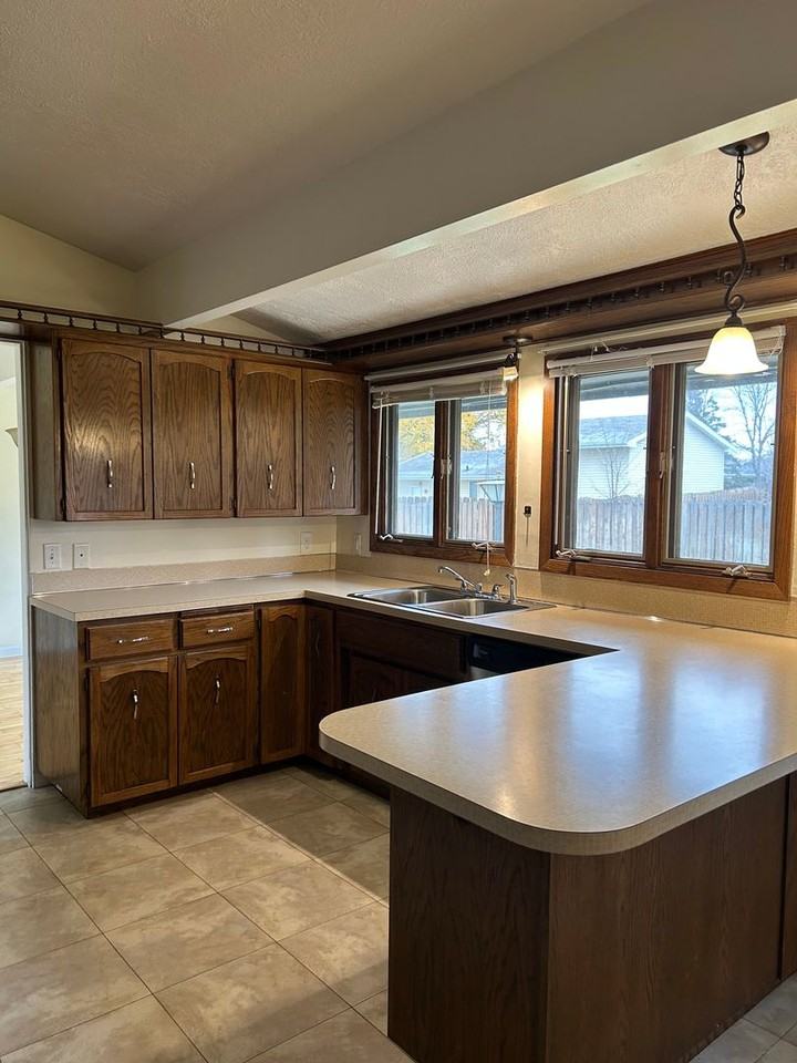 409 24th Street Northwest - Photo 4 of 17