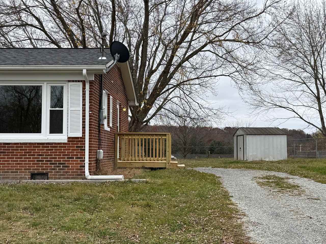 6166 Wesley St - Photo 3 of 14