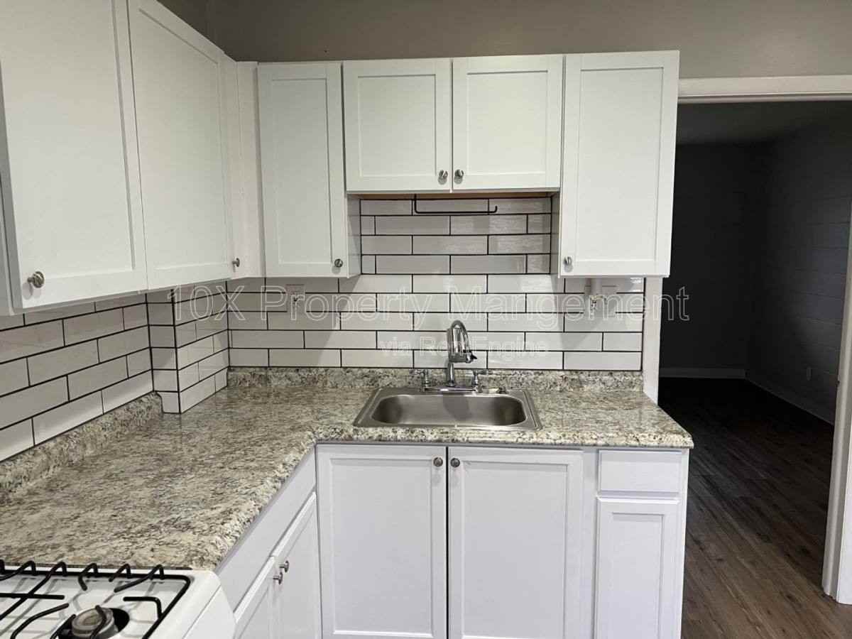 317 Clarendon Ave #3 - Photo 3 of 10