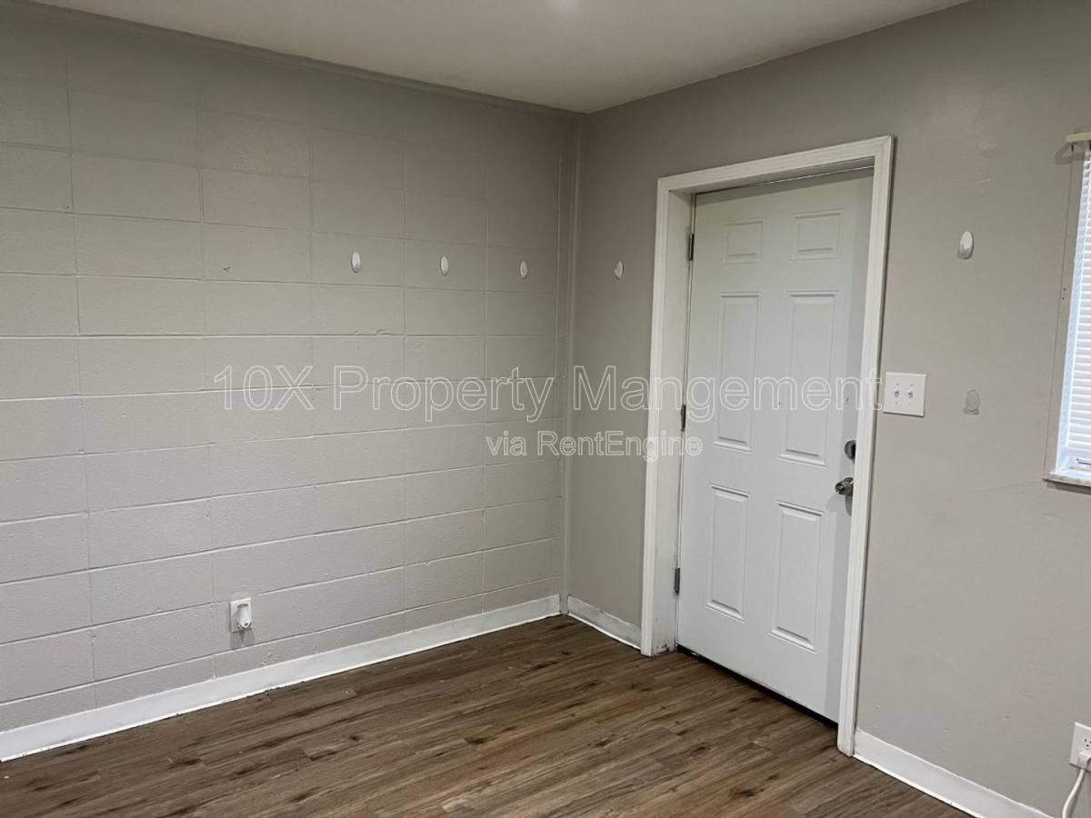 317 Clarendon Ave #3 - Photo 5 of 10