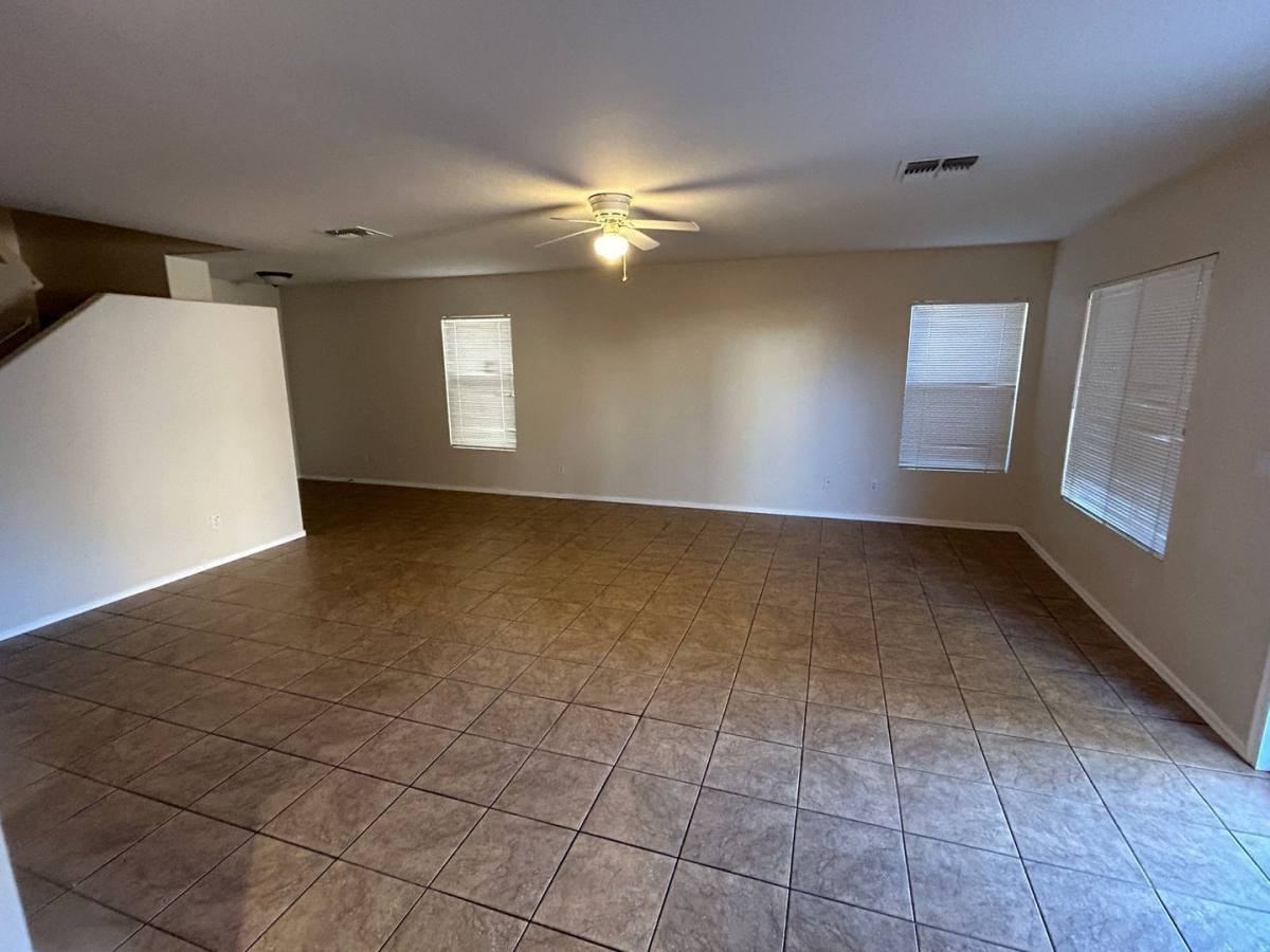 22538 W Hadley St - Photo 4 of 10