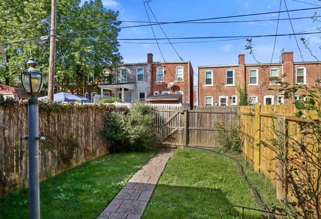 627 4th Street - Photo 2 of 10