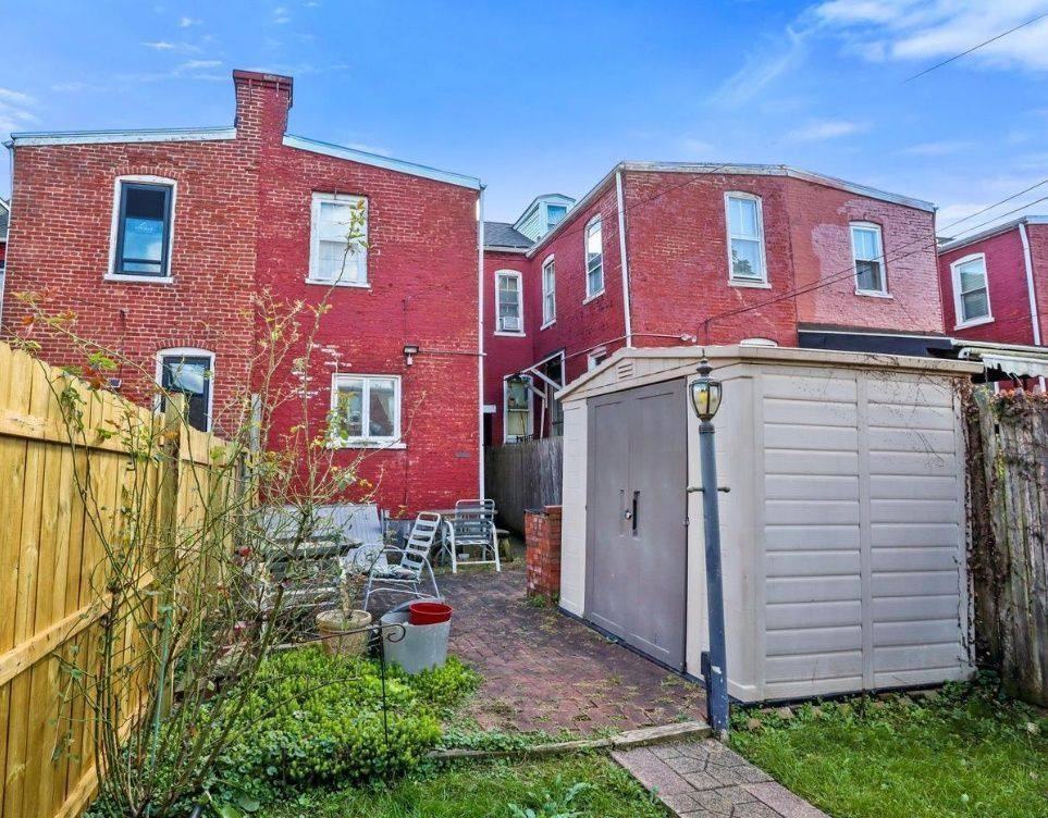 627 4th Street - Photo 3 of 10