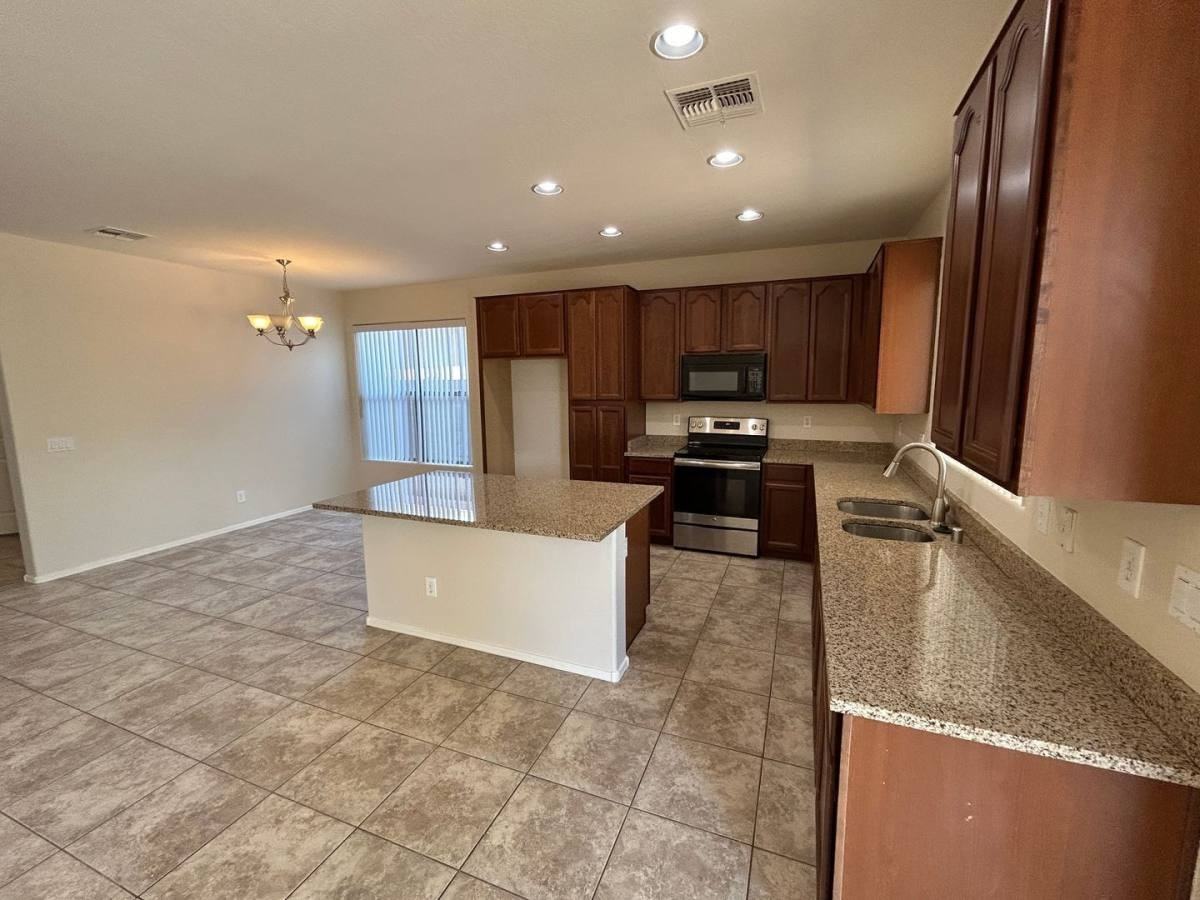 3911 S 100th Gln - Photo 4 of 10