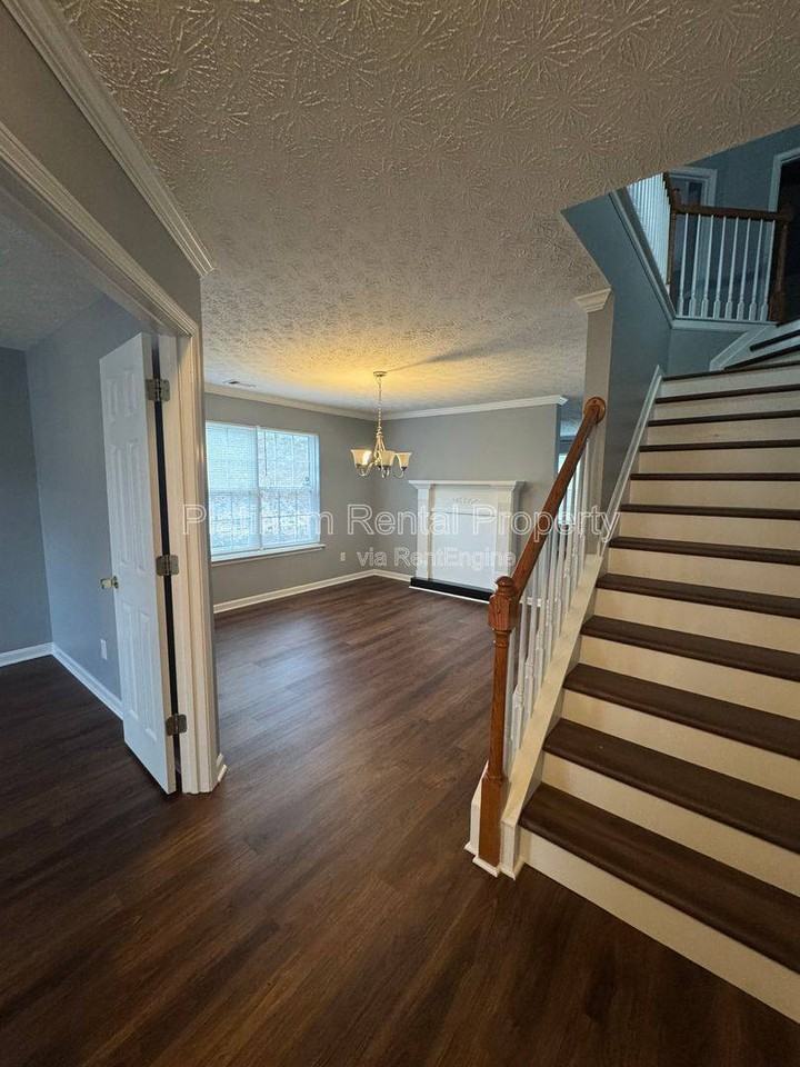 1780 Campbell Ives Ct - Photo 2 of 10