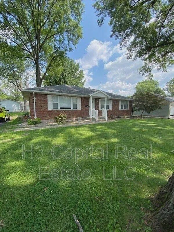 2111 Clark Ave - Photo 2 of 10