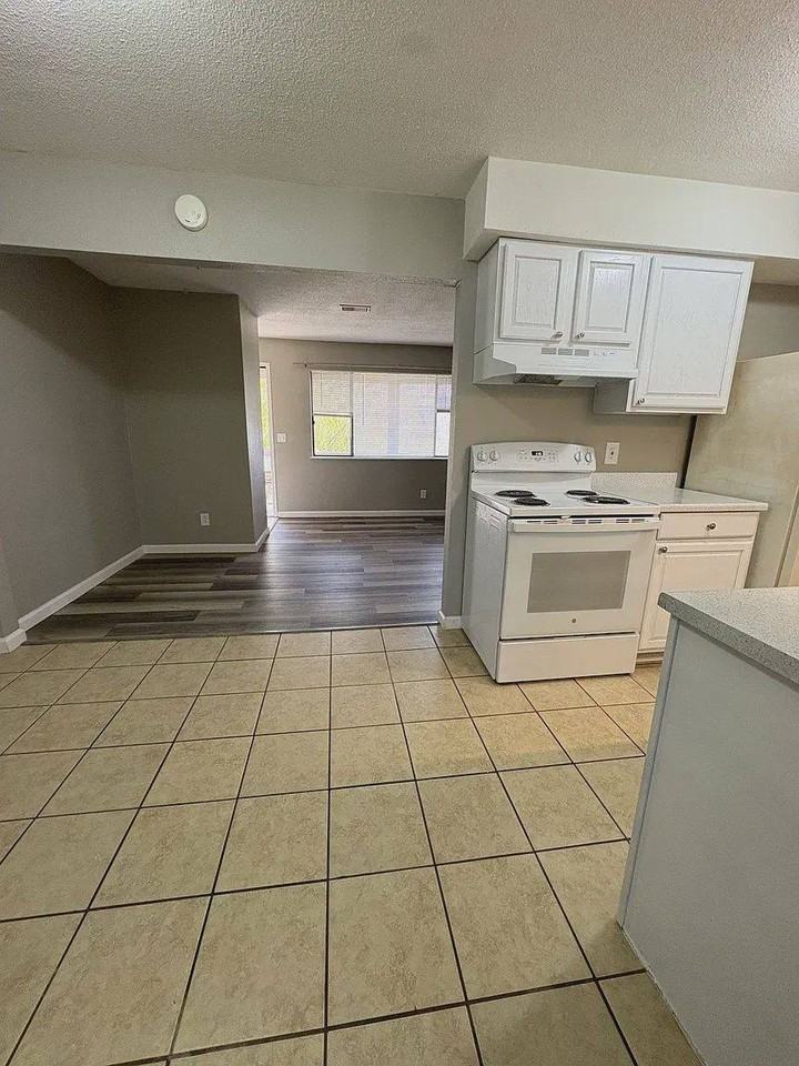 302 Woodhenge Dr #B - Photo 2 of 10