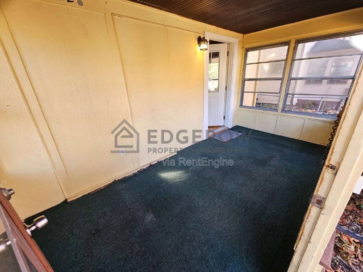 1522 North Avenue Northeast #1 - Photo 2 of 10