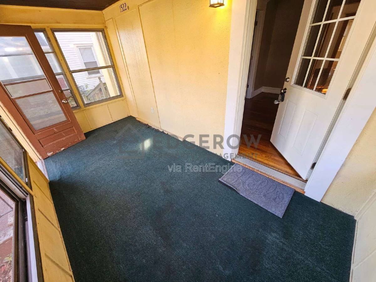 1522 North Avenue Northeast #1 - Photo 3 of 10