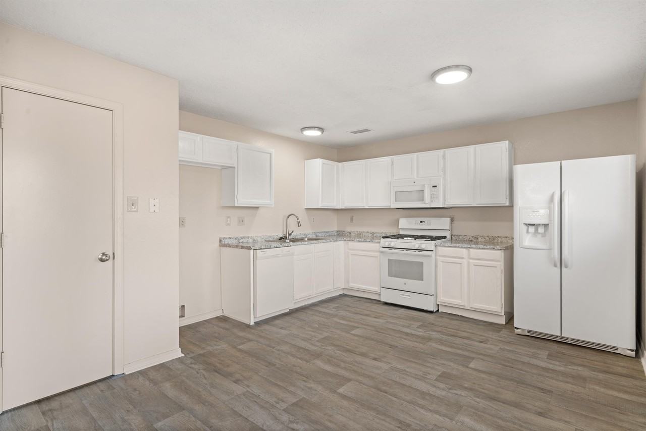 4952 Butte Pl Nw #0 - Photo 4 of 11