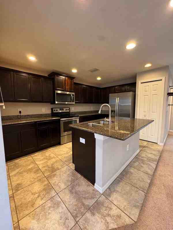 5051 Cactus Needle Ln - Photo 2 of 10