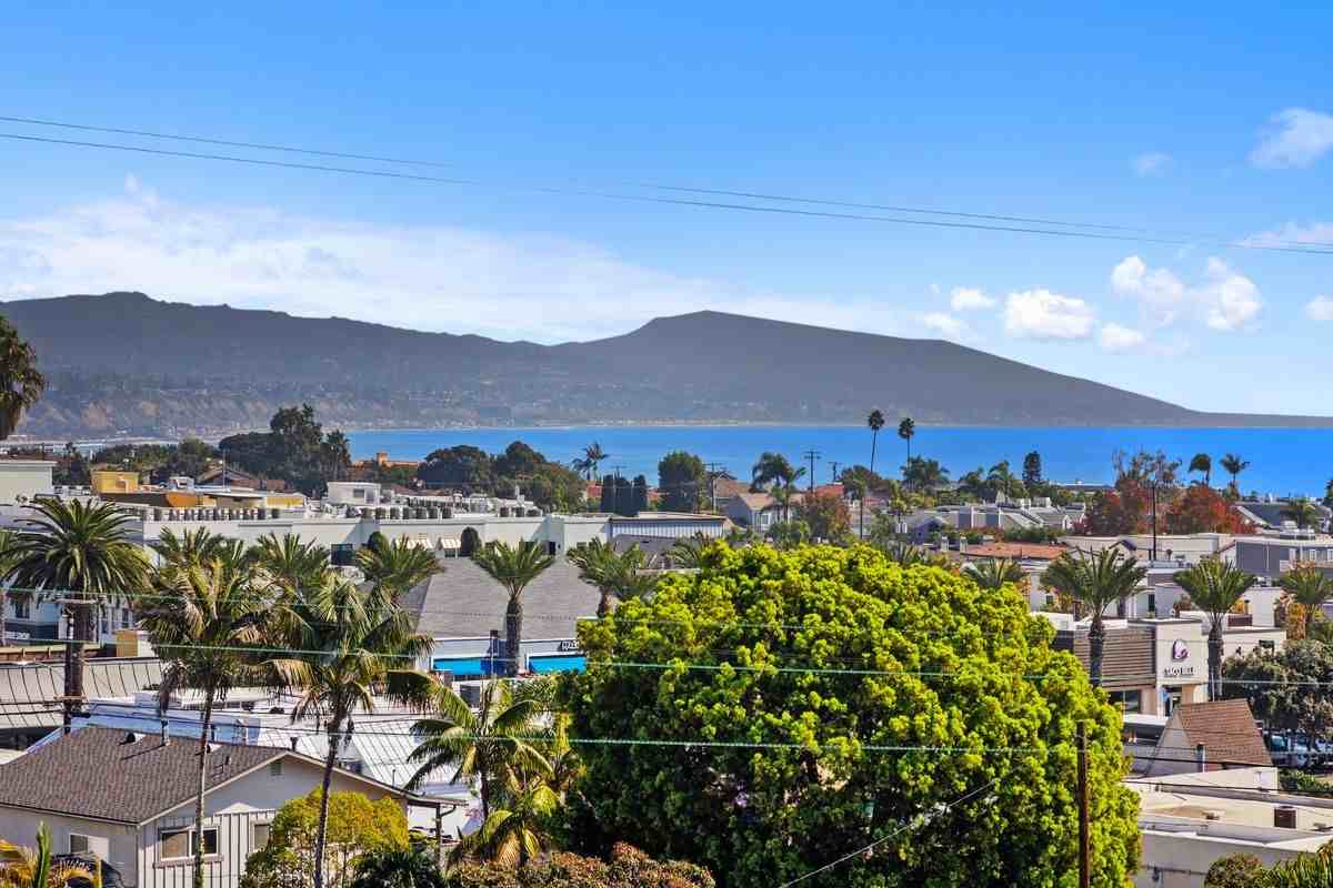 34152 Violet Lantern St