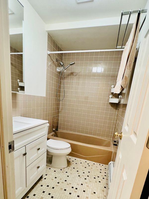 724 6th St ##1 - Photo 3 of 11